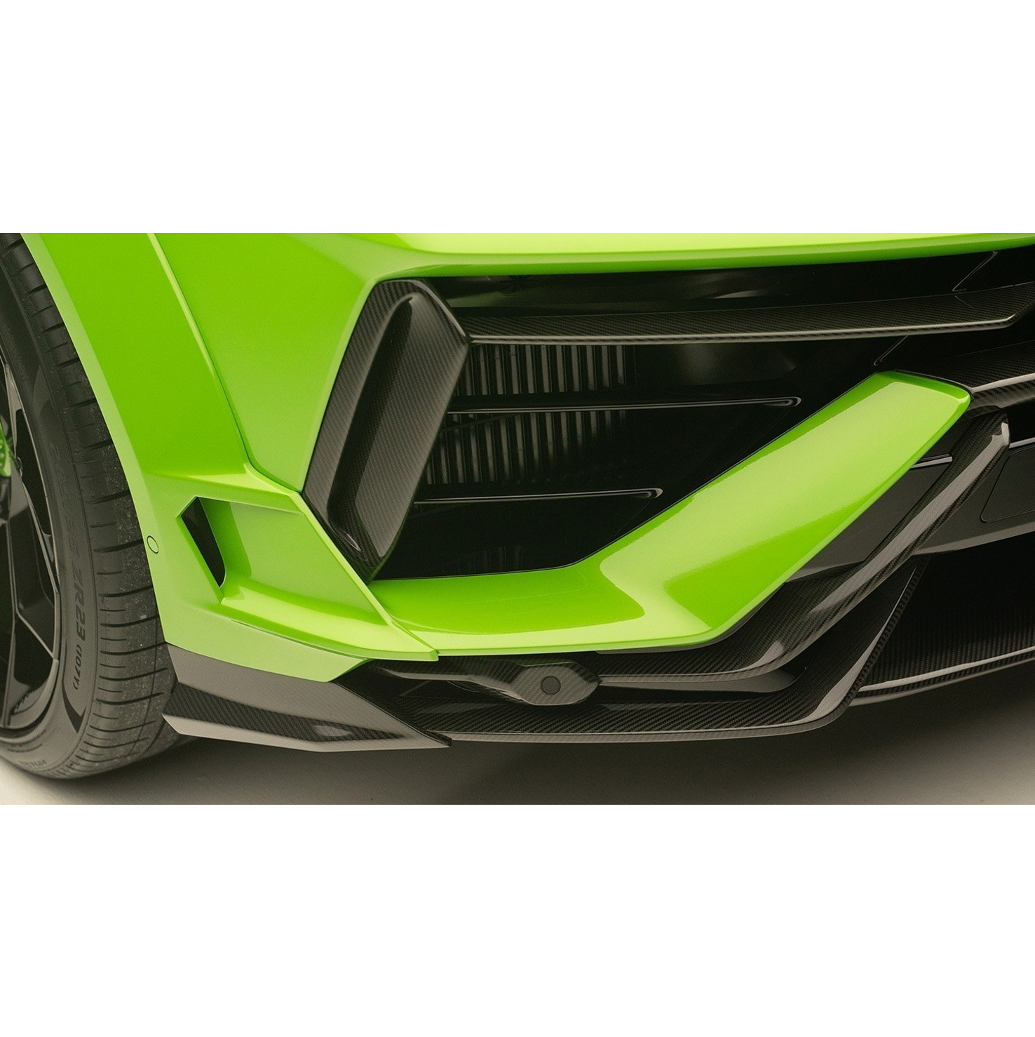 Front Side Cover - Lamborghini Urus S & Performante - L6 333 82 - Novitec