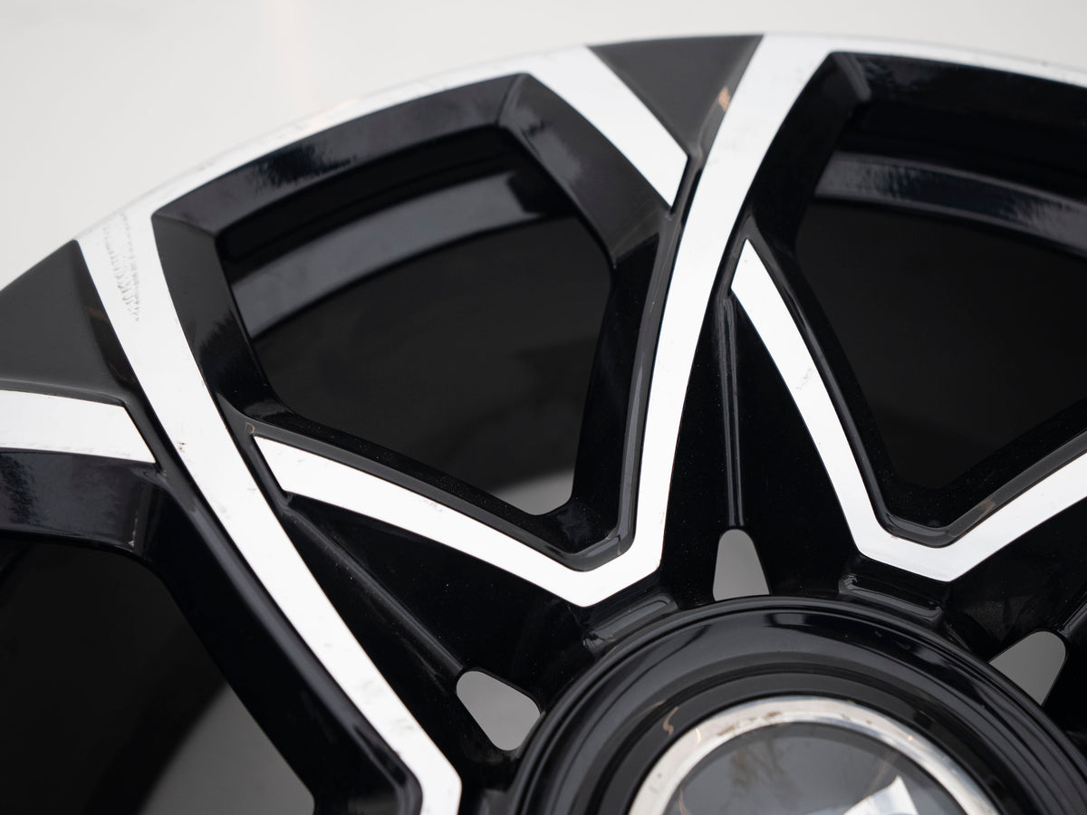 Used FFR-5 22-inch black and machined split-spoke wheel