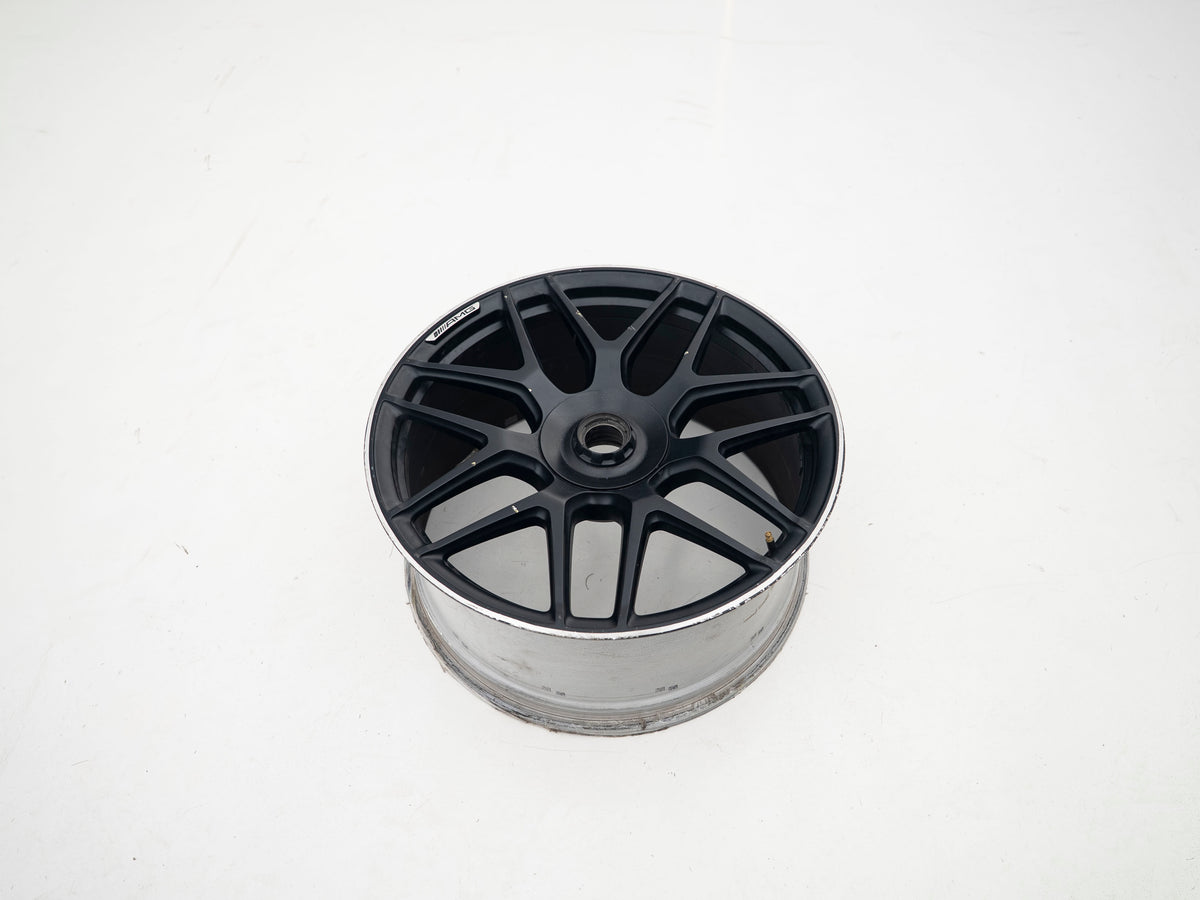 AMG 22-inch wheels, silver barrel, black face and silver lip — actual stock photograph