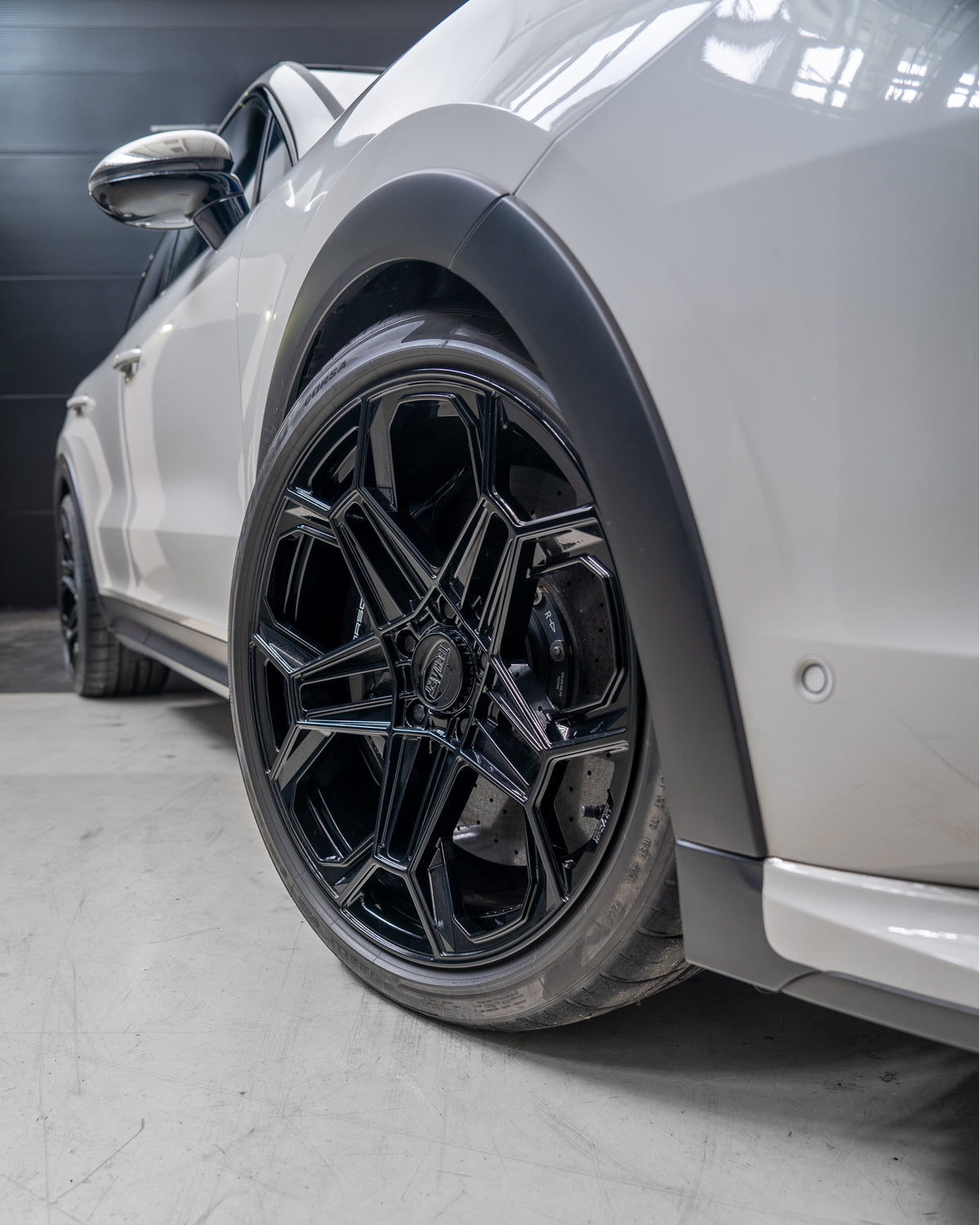 TECHART Daytona II 22-Inch Wheel for Porsche Cayenne E3.1 / E3.2 — installed view
