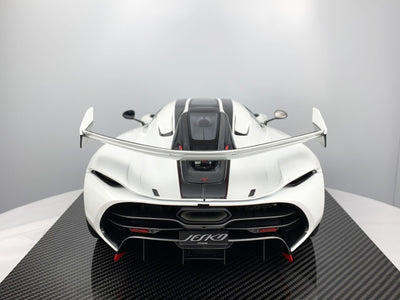 Koenigsegg Jesko 1/8 - Crystal White