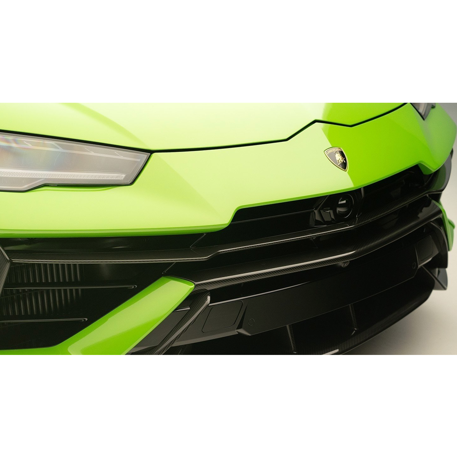 Carbon Front Lip Cover (Upper Position – Long) - Lamborghini Urus S & Performante - L6 333 05 - Novitec