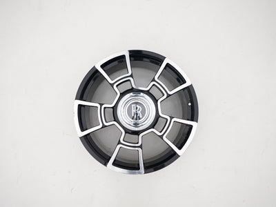 Used six-spoke black and machined wheel with RR centre cap