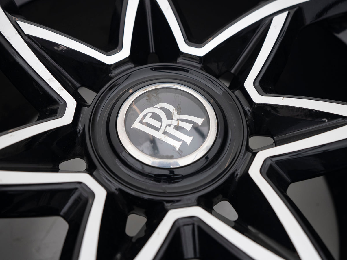 Used FFR-5 22-inch black and machined split-spoke wheel