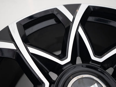 Used FFR-5 22-inch black and machined split-spoke wheel