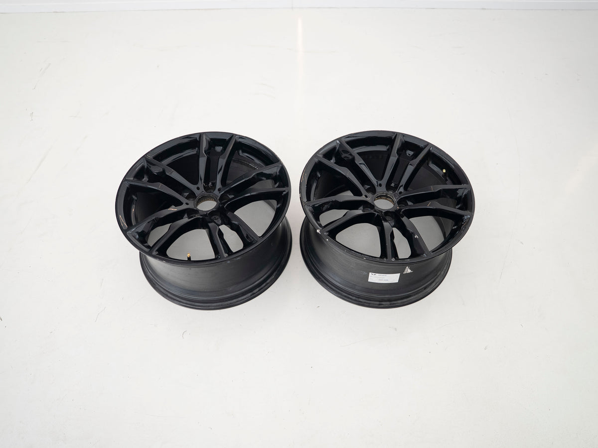BMW 611M 20-inch front wheels, 10J — actual stock photograph