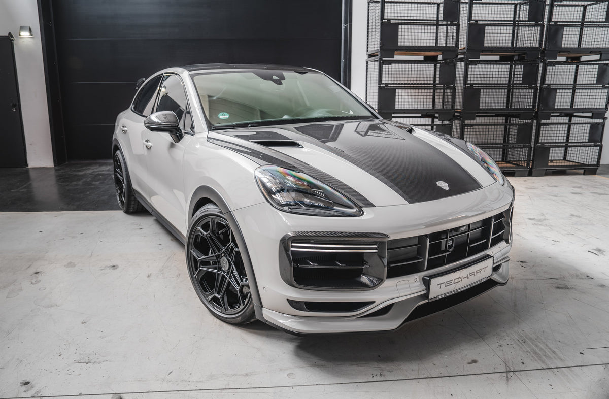 TECHART Aero Engine Hood for Porsche Cayenne E3.1 — installed view